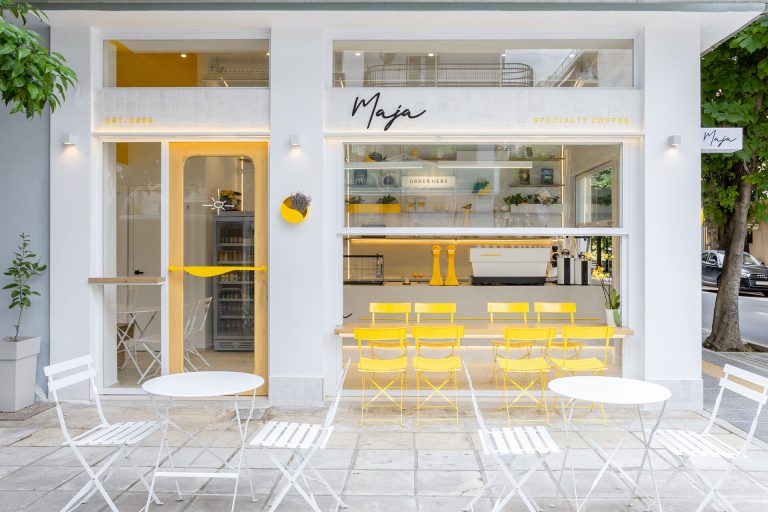 Maja Coffee Shop: уголок лёгкого утра