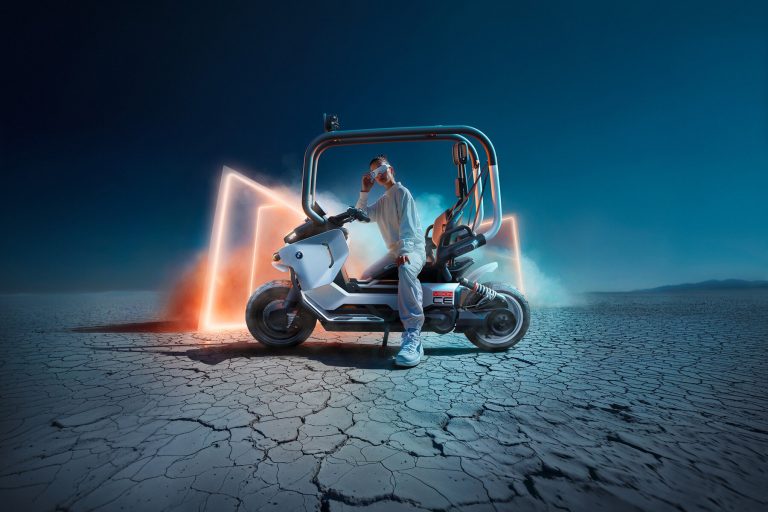 BMW Vision CE — скутер без шлема