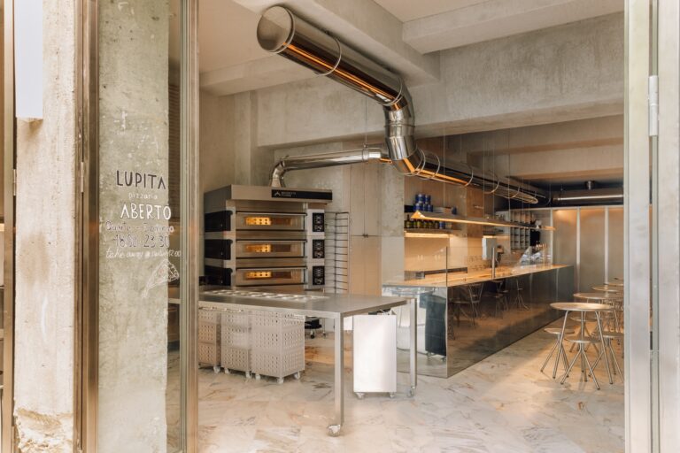 Lupita Pizzaria: честный интерьер