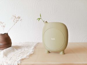 Концепт будильника Kodo с круглым экраном и веточкой