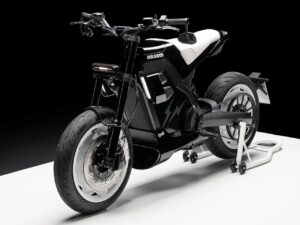 BRABUS Urban E Fragment Edition с белым сиденьем и накладками колёс