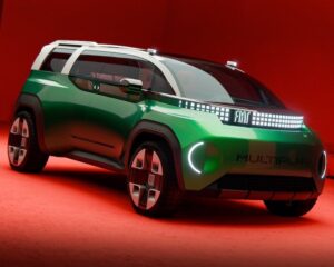 Зелёный концепт FIAT Multiplay с панорамной крышей