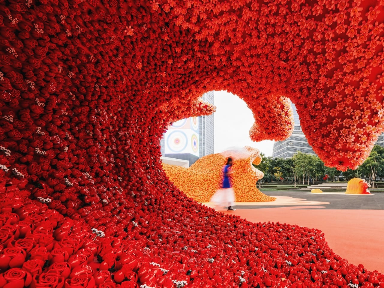 Красный гребень цветочной волны LEGO с проходом внутри