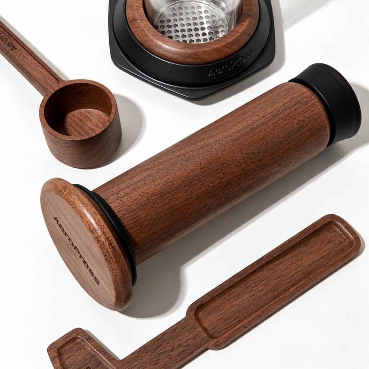 Ореховый поршень, мерная ложка и мешалка AeroPress Premium Walnut