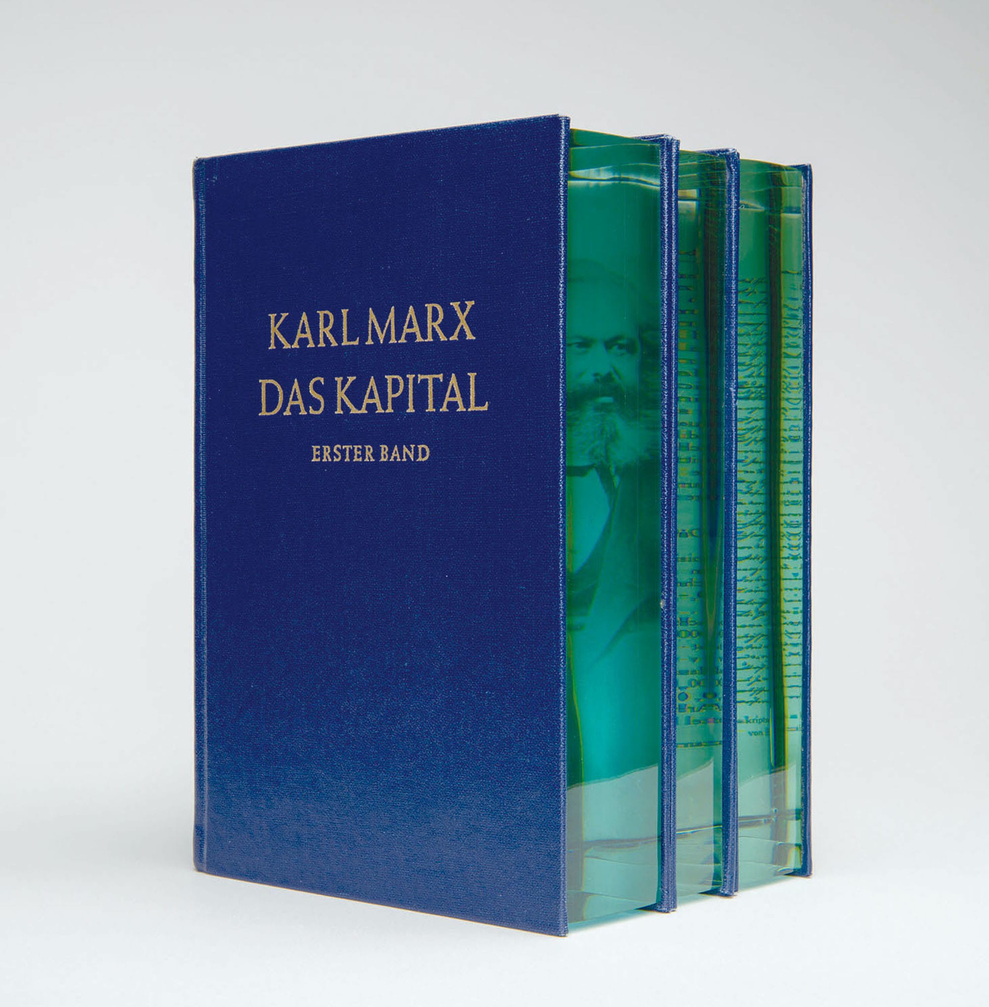 Книга DAS KAPITAL со встроенным стеклом