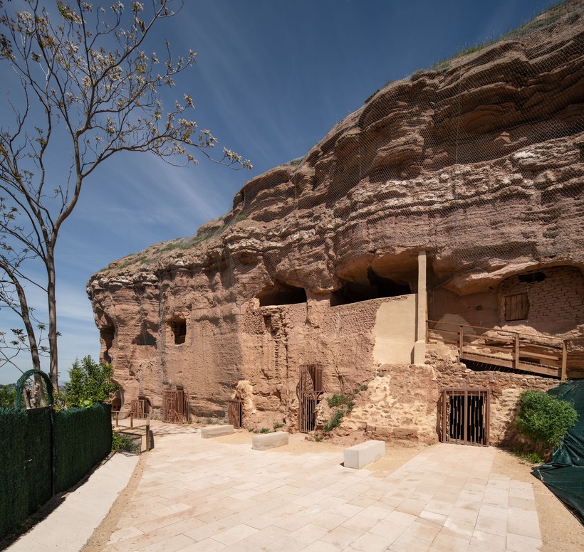 Входная площадка у скального комплекса Peña de las Bodegas