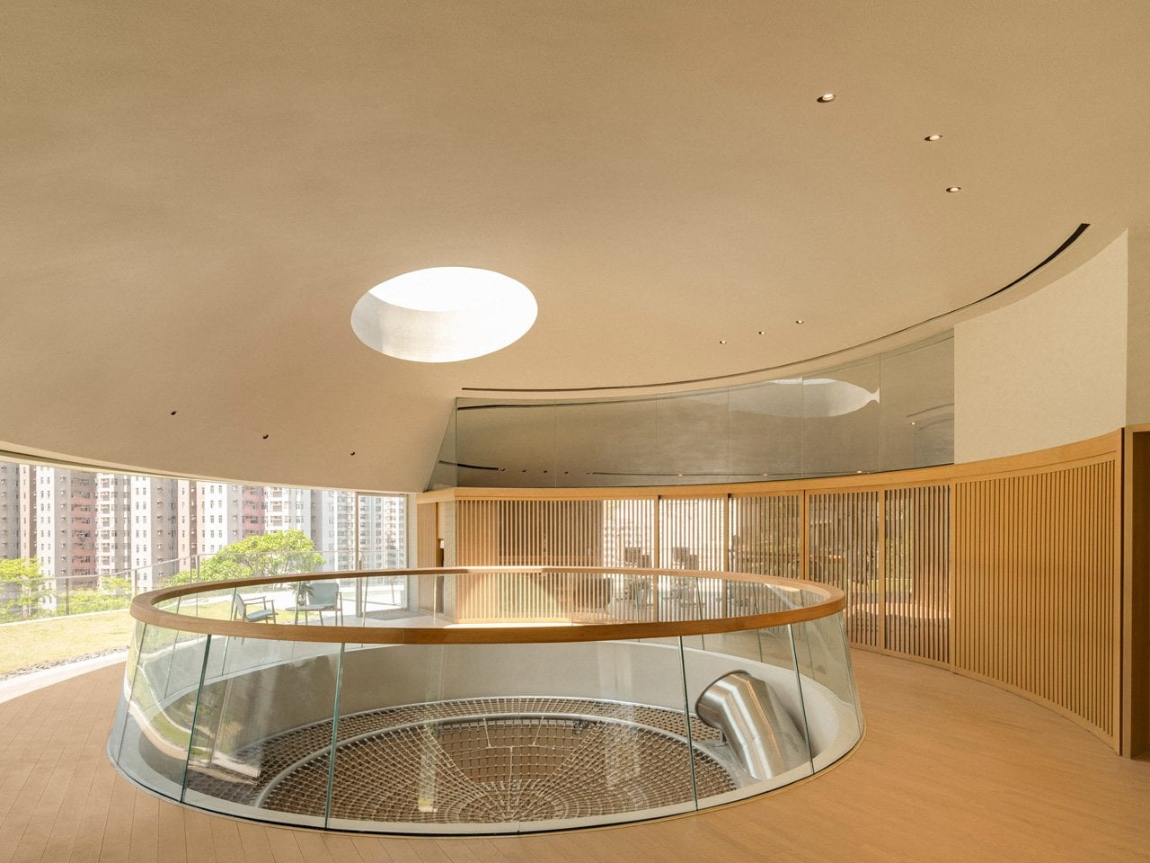 Центральный проём на верхнем уровне Sky House
