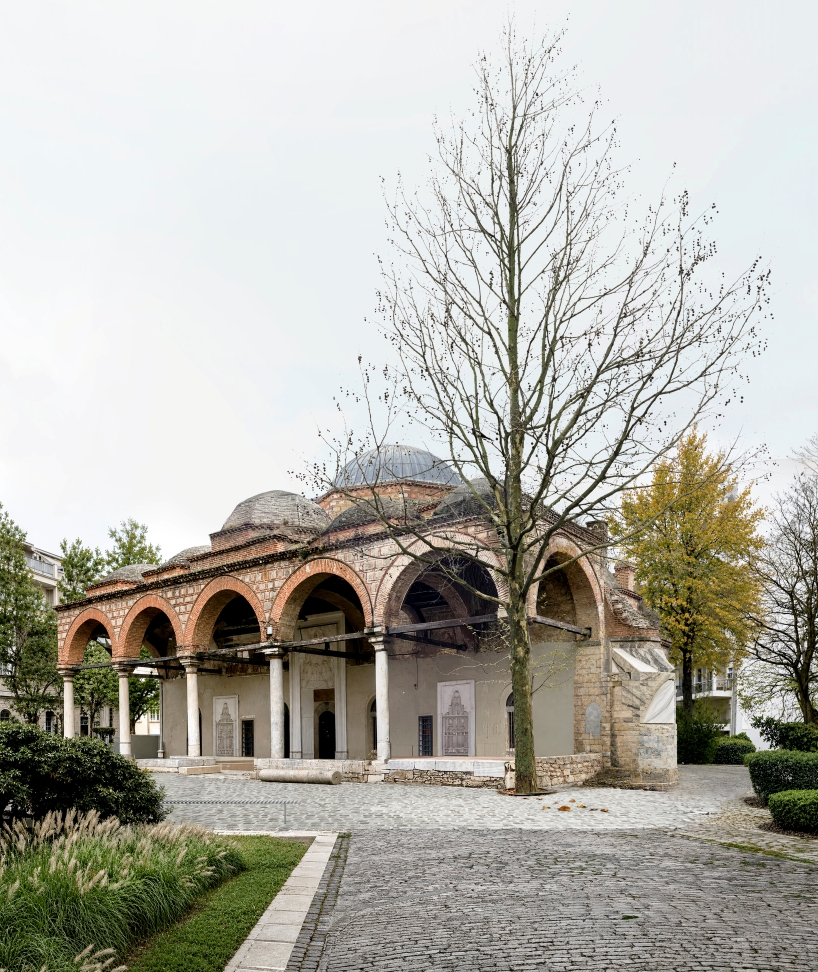 Благоустройство у памятника Alatza Imaret в проекте Armosi