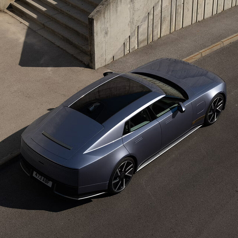 Jaguar Type 01 сверху: стеклянная крыша и пропорции кузова